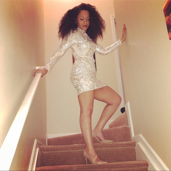 THEE DRESS - Picture 3 of 3